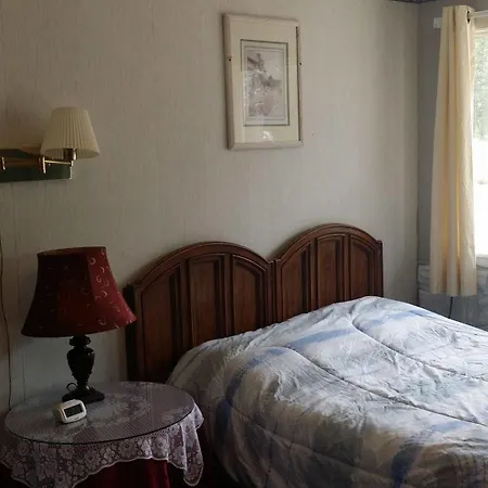 River Country Motor Lodge